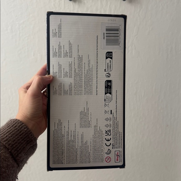 Maisto Racing Remote Control Vehicle 1:24 Scale Red Bull - Picture 5 of 6